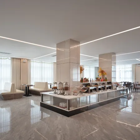 Junyi Resort Hotel (Lingshui High-speed Railway Station Haiyun Plaza Branch)