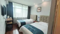 Wuxiang Greenrunpeng Express Hotel - parking