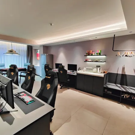 Jela E-Sports Hotel (Anqing Susong Fuyu Road)