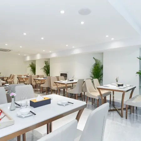 Sapphire Hotel Silom Bangkok Отели рядом с достопримечательностью «Центральный пирс Саторн»