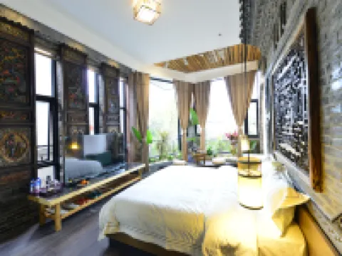 Qingsu No.1 Courtyard (Weishan Ancient City Pioneer Chongzheng Academy) Hotels in Weishan