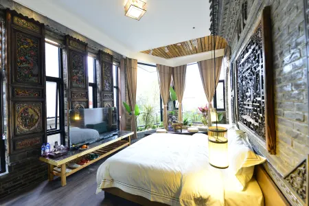 Qingsu Yihaoyuan (WeiShan Ancient City) Отели рядом с достопримечательностью «Gongchen Pavilion»