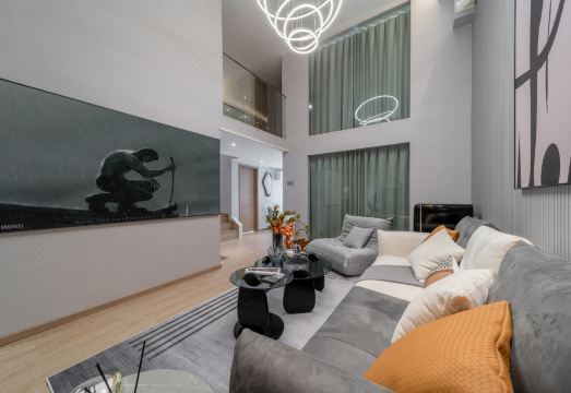 서머 추샤 시설