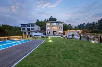 One Mountain and One House · Starry Sky Pool · Bamboo Forest Holiday Parent-child Beauty Su
