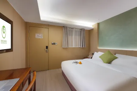 Yiting Siji Hotel (Dongfang Road Lancun Road Subway Station Branch Shanghai)