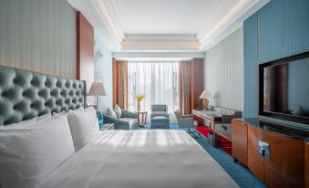 Celebrity City Hotel