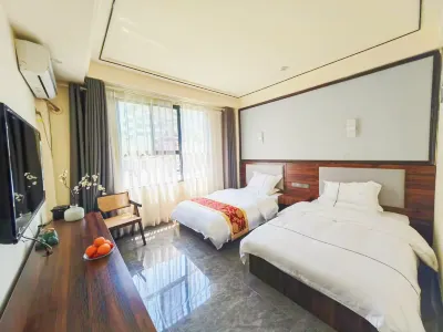 Fugong Penglai Hotel (Nujiang Fugong Branch) فنادق في فوقونغ