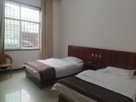 Shuangjiang Wenqing Hotel Отели рядом с достопримечательностью «White Elephant Temple»