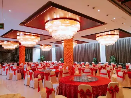 Qian'an Conference Center Отели в г. Цянань