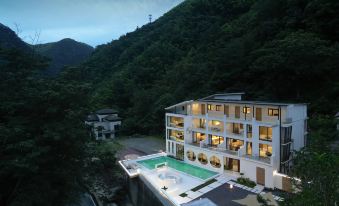 Jishe Light Luxury Family Holiday Homestay