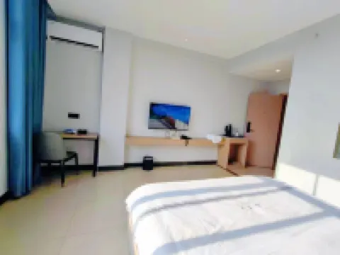 Qinzhou Seaview Bay Hotel (Qinzhou Port Plaza)