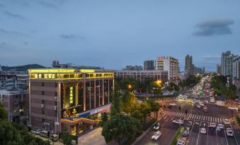 Porter New Century Hotel (Taizhou Jiaojiang Commercial Street)