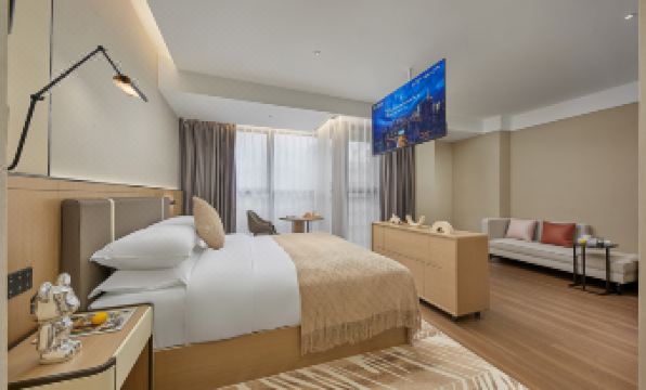 Jiulong Yipin Hotel (Zhijin Ancient City Pedestrian Street)