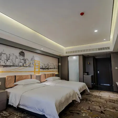 Chifeng Golden Lion Crown Xishang Jiayan Hotel