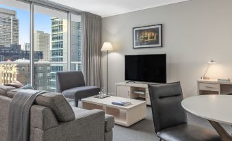 Oaks Brisbane Festival Suites