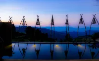 The Twelve Manor Terraces Hostel - Pools