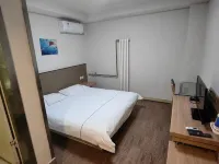 Yijia 365 Hotel Chain (West Street Museum Subway Station Branch) Hotel di Shijiazhuang