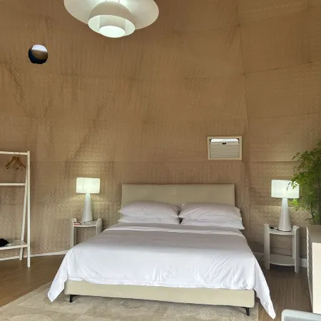 Xunqi Camping Hotel (Yidu Qingjiangwan Tourist Resort)