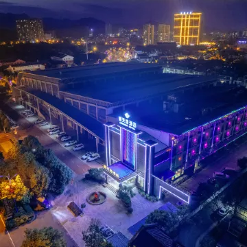 New Horizon Hotel (Luoping Sports Center, Qujing)