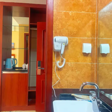 Chifeng zunya business hotel