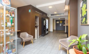 B&B Hotel Chartres le Coudray