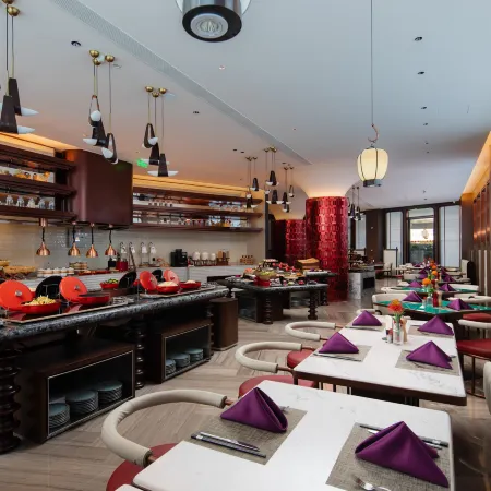 Radisson Red Yangzhou Slender West Lake