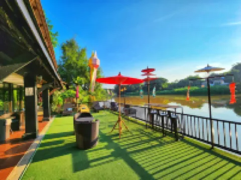 Club One Seven Gaymen Chiang Mai Hotels near Chiang Mai International Airport