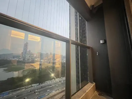 Genting Executive Apartment (Shenzhen North Railway Station Vanke Hesongxuan Branch)