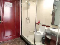 Feitian Holiday Hotel (Zhangye West High-speed Railway Station Bell and Drum Tower) Hotels in Zhangye