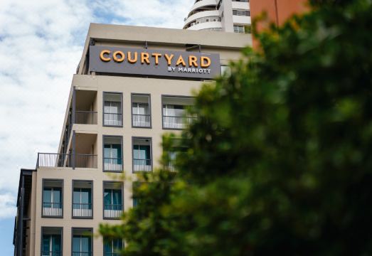 4. 코트야드 바이 ..