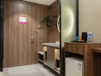 Rezen Select Hotel ( Olympic Sports Center Financial City) Hotels near METRO (Guangzhou Tianhe Shopping Mall Shop)