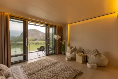 Zhaoqing See U Lakeside B&B Отели рядом с достопримечательностью «Qixingyan Archway Square»