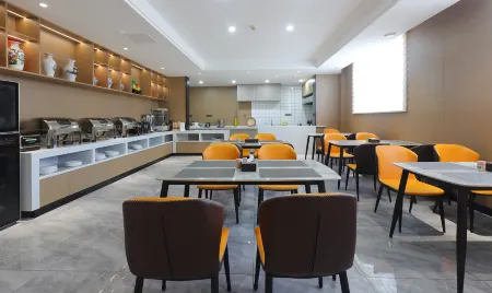 Yacheng Hotel (Changjiang University Jingzhou Vocational College) Отели рядом с достопримечательностью «Guan Yu Memorial Temple»