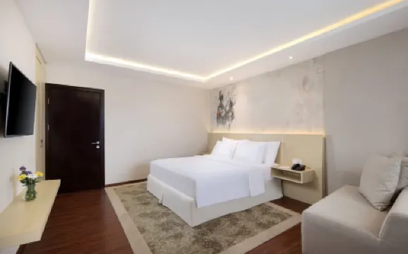 Four Star by Trans Hotel Отели рядом с достопримечательностью «Bali Theatre»