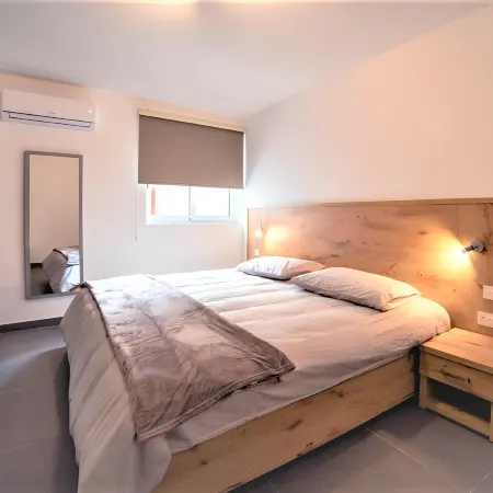 Elise Apartments