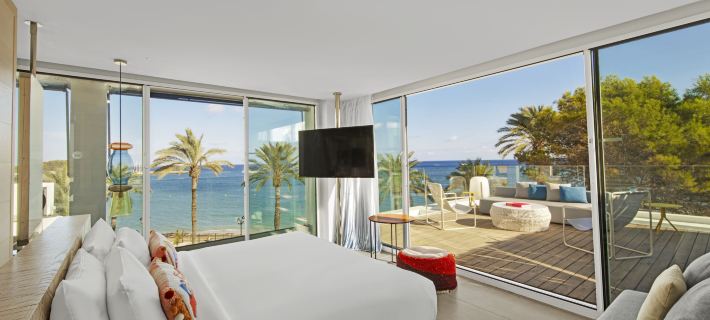 W Ibiza Hotele w: Ibiza