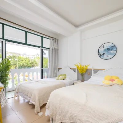 That Summer Homestay (Dadonghai Beach) โรงแรมใกล้ศูนย์การค้าสับปะรด