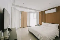 Linshe Tree House Hotel Hotels in Fenyang