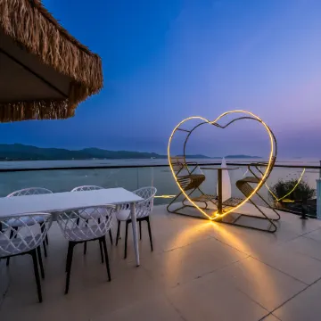 Floral Hotel·Suzhou first love meet you hostel (Taihu Hengshan Island Scenic Spot Shop)