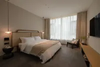 Dujiangyan Lanshe Garden Holiday Homestay (Qingchengshan High-speed Railway Station) Hotels near Zhuhai Dongtian Scenic Spot