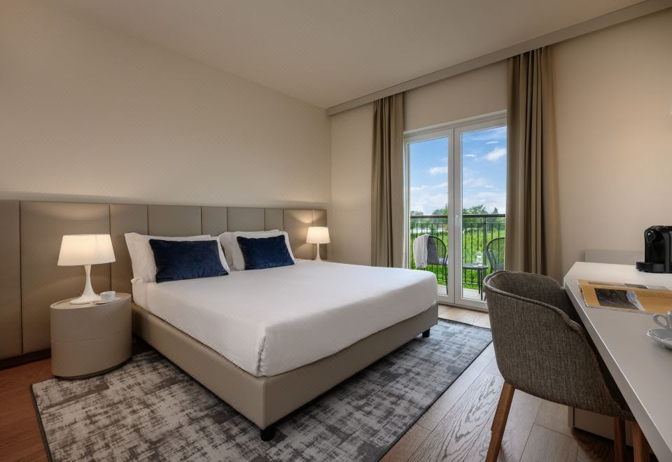 Hotel Lakes And LagoonsOver view