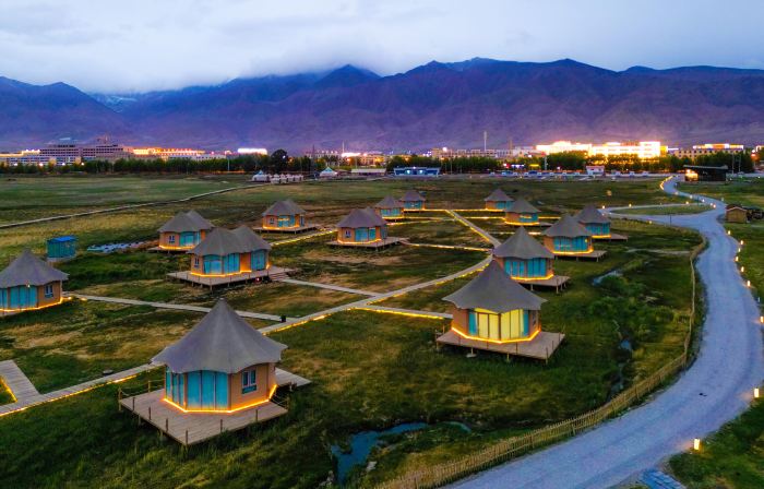 Da Qaidam Wild Luxury Hotel | City of Light & Shadow