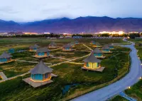 Da Qaidam Wild Luxury Hotel | City of Light & Shadow -  Privatzimmer