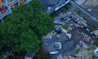 Xiamo Mountain Residence · Swimming Pool · Streamside  Designer Family Forest Hideaway