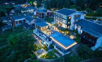 Floral Lux Hotel· Aliya Peak Hotel (Zhangjiajie Forest Park Store)