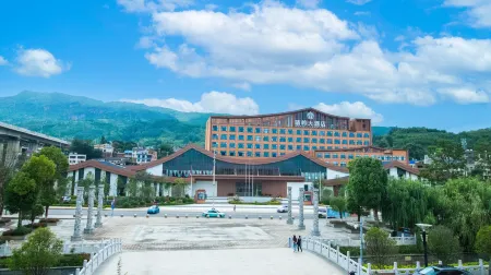 Fuyuan Qingling Hotel Отели в г. Фуюань