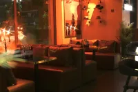 富椿山居·設計師民宿（特克斯八卦公園店） - 酒吧