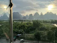 Yangshuo Lanruoting homestay - غرفة مطلة على الجبل