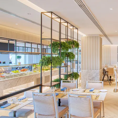 Radisson Blu Hotel and Resort Abu Dhabi Corniche