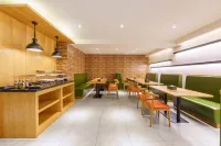 Elong Wanguo Hotel (Dalian Jinma Road Light Rail Station Store) - 3-نجوم